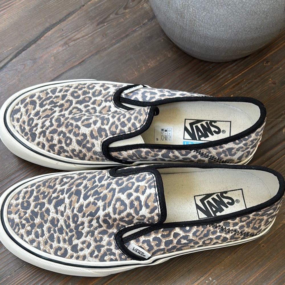 Vans Leopard Print Slip-On Sneakers Size 9
